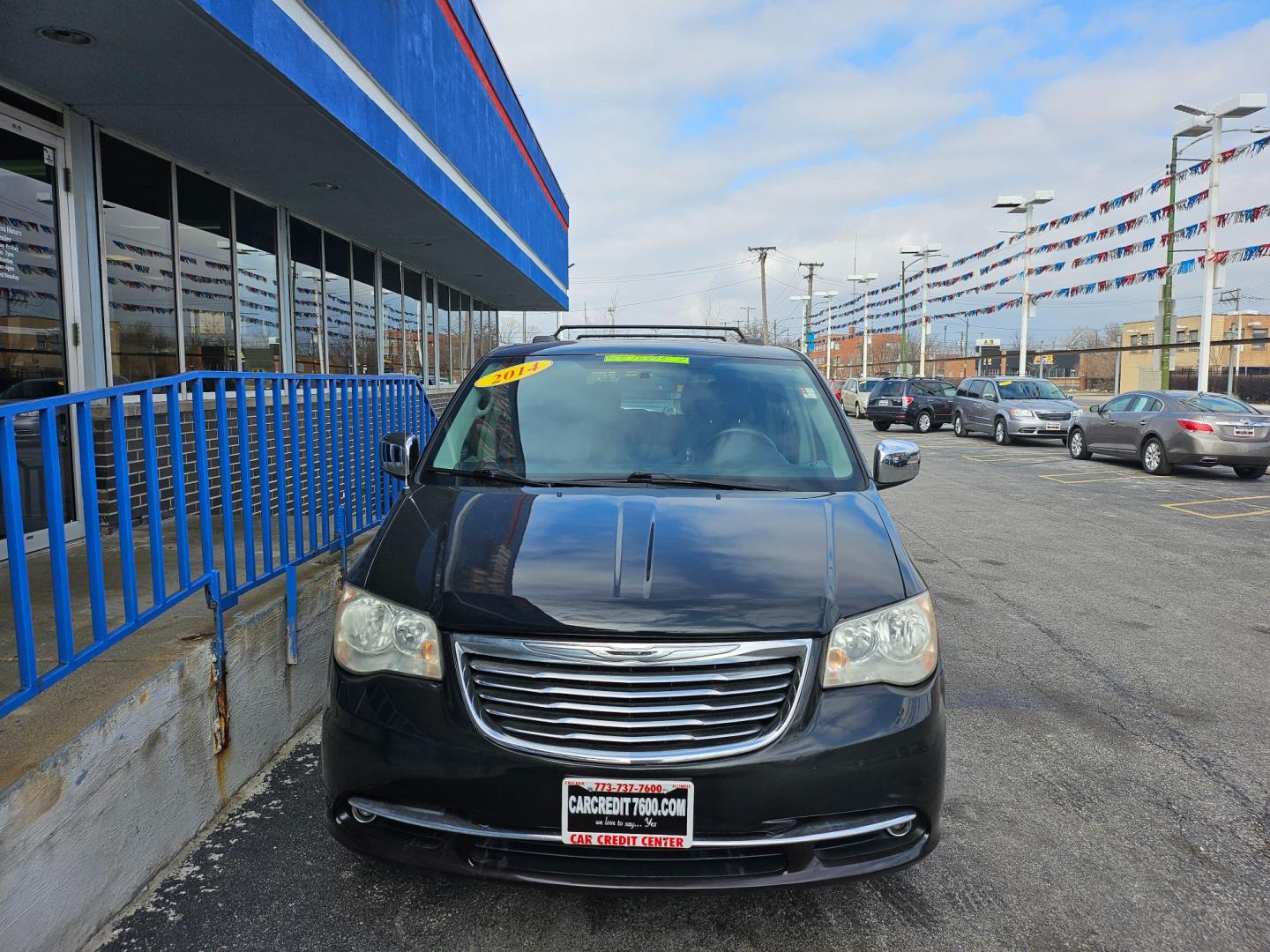 2014 BLACK Chrysler Town and Country Touring (2C4RC1BG1ER) with an 3.6L V6 DOHC 24V engine, 6-Speed Automatic transmission, located at 7600 S Western Ave., Chicago, IL, 60620, (773) 918-3980, 0.000000, 0.000000 - Photo#2